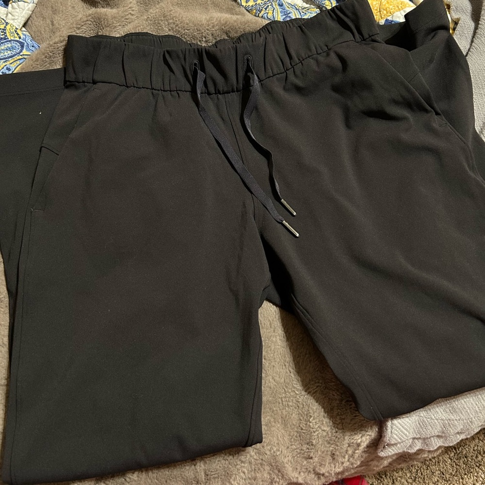 Lululemon on the fly pant